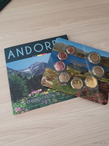 Андорра 2021 год. 1, 2, 5, 10, 20, 50 евроцентов, 1, 2 евро. Официальный набор монет в буклете.
