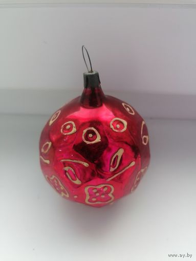 Елочная игрушка СССР шар  с гранями - рисунок фосфорный (светится в темноте)