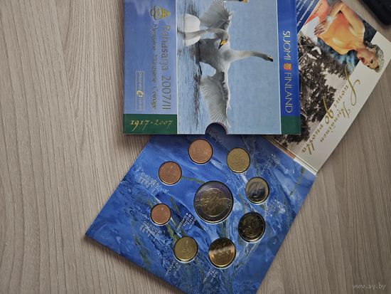 Финляндия 2007 год. 1, 2, 5, 10, 20, 50 евроцентов, 1, 2 евро и 5 евро. Официальный набор монет в буклете.
