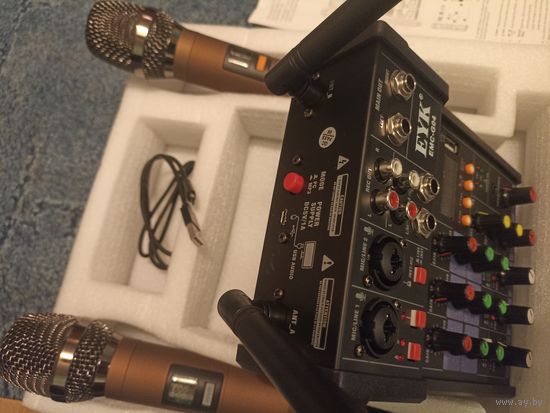 Микшерный пульт и радио микрофоны беспроводные комплект