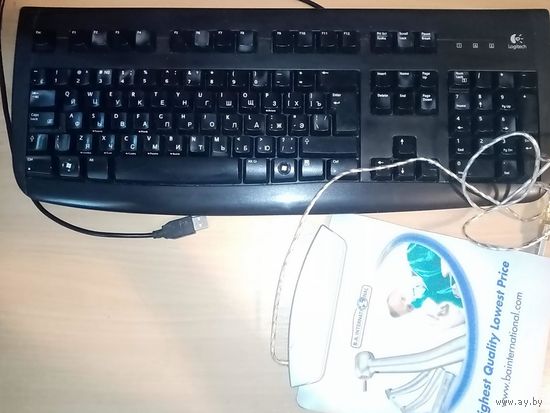 Клавиатура рабочая  и USB hub - коврик для мыши (один из портов работает под настроение) одним лотом