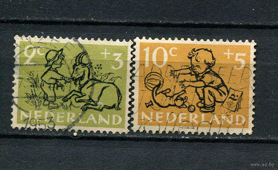 Нидерланды - 1952 - Дети - (ном. 2С+3 с тонким местом) - 2 марки. Гашеные.  (Лот 49DY)-T2P29