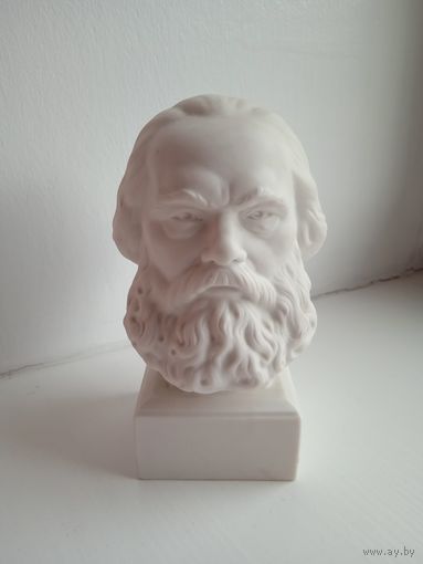 Бюст "Карл Маркс", Мейсен, Германия, XX век, белый матовый фарфор ( высота 14 см)