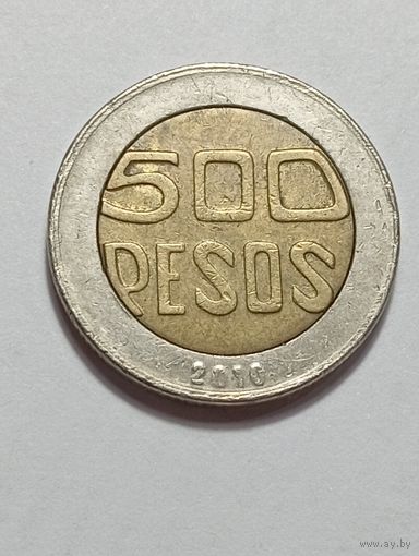 Колумбия 500 песо 2010 года .