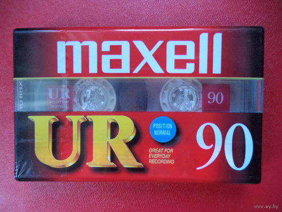 Аудиокассета MAXELL UR 90 (разновидность со скруглёнными углами подкасетника)