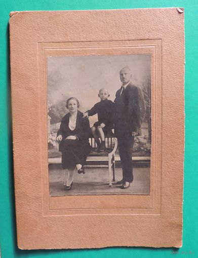 Фото "Семья", 1926 г., Гомель (без паспарту 9*13 см, с паспарту 22*15 см)