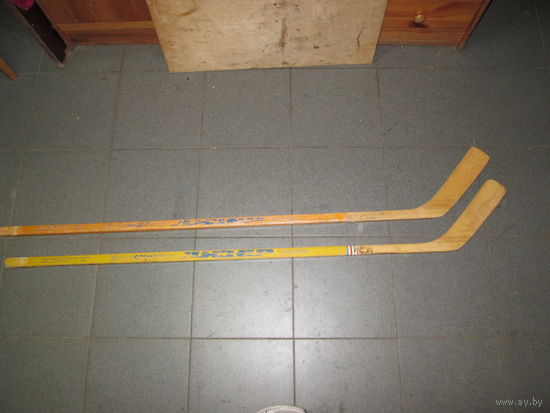 Клюшка хоккейная деревянная 2 шт.Главспортпром 1988 г