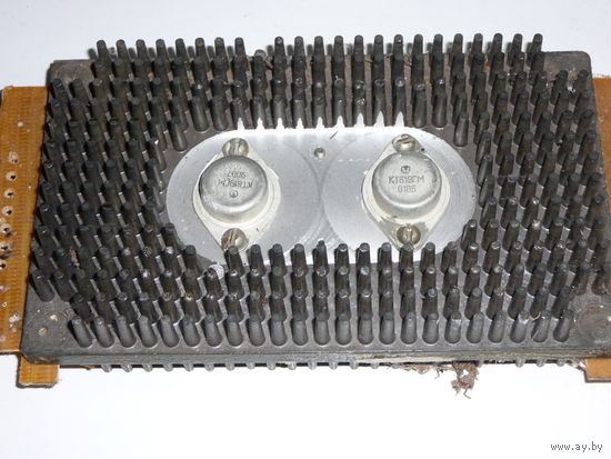 КТ819ГМ транзистор (КТ819 ГМ, 819ГМ, 819, 2Т819, радиатор игольчатый)