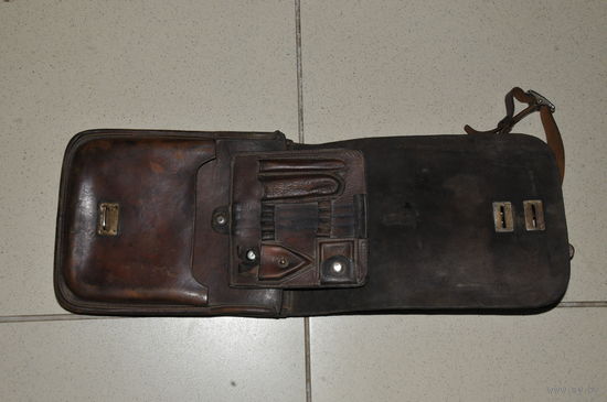 В идеальнейшем  сохране командирская  сумка  из  натур  кожи с  родным вкладышем! 1932 год.