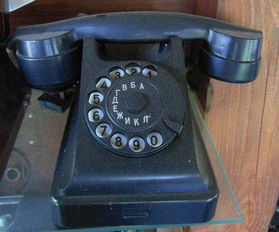 Старый антуражный телефон , для ретро дизайна "Мы из СССР".