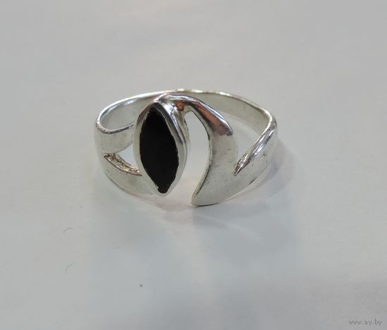 Кольцо с камнем "Агат" 925. пробы. Размер камня 0.4-1 см. Размер кольца 1.8 см. Европа.