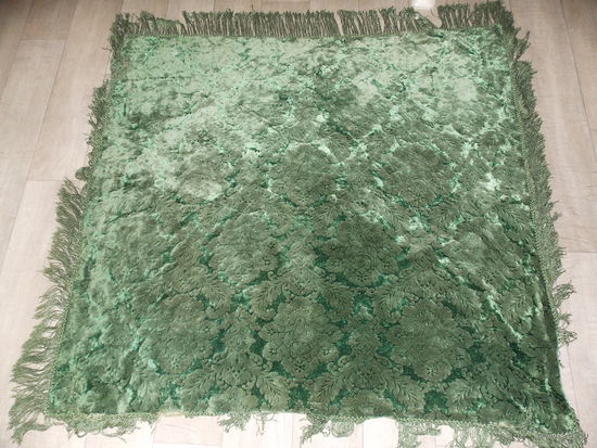 Скатерть ГДР (плюш густой набивной) зеленая