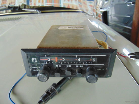 Старое радио на старое авто.