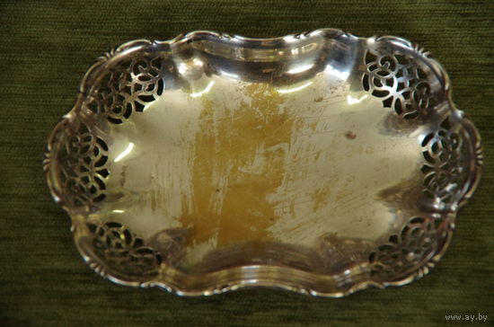 Ваза ( вазочка )  латунь с серебрением   (11 см  х 17 см х  2,5 см )