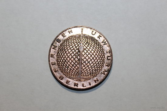Настольная медальГДР, диаметр 3 см, тяжёлый металл.
