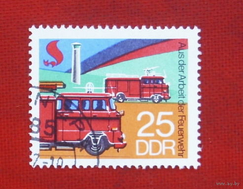 ГДР. Пожарный транспорт. ( 1 марка ) 1977 года. 2-13.