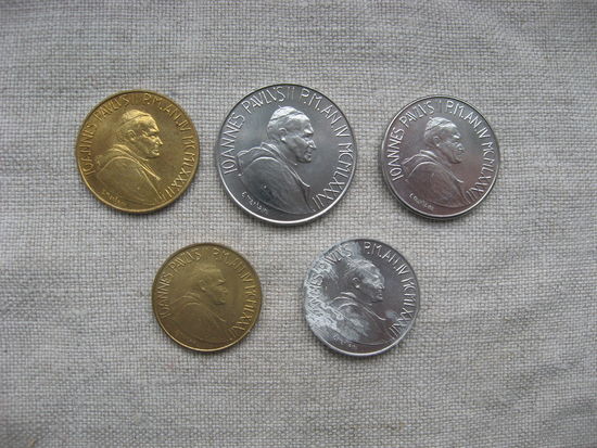 Ватикан лот из 5-ти монет номиналом от 200 до 10 лир 1982 год - MCMLXXXII Папа Иоанн Павел II