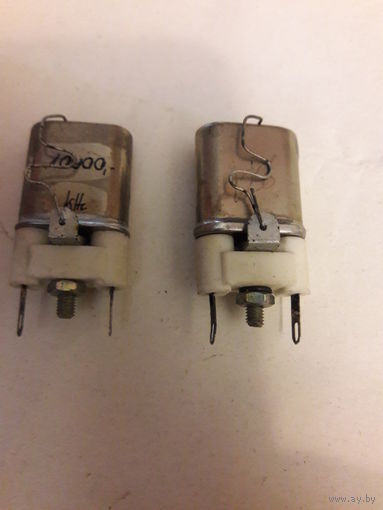 Кварцы 1 MHz и 10 MHz, с керамическими держателями (сокетами)