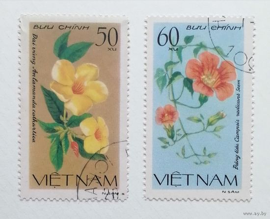 Вьетнам /1980/ флора / цветы.  / 2 Марки из Серии