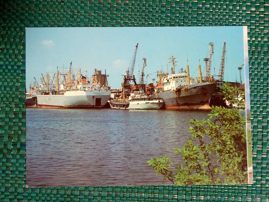 Открытка. Калининград. Морской  рыбный порт. Фото Мельниченко. 1988 год.