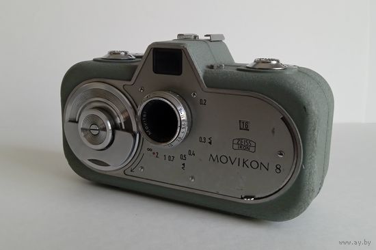 Кинокамера Zeiss Ikon Movikon 8  (1952 г, Германия)