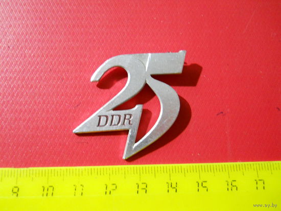 Значок ГДР 25.