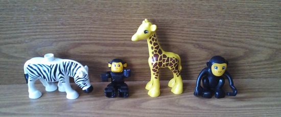 Фигурки Лего: Черная обезьяна (Duplo Black Monkey 2281), зебра Zebra, жираф. Из наборов Z LEGO DUPLO Wild Animals. (возможен обмен)