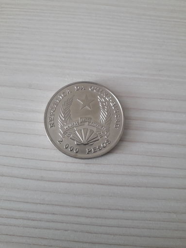 ГВИНЕЯ- БИССАУ 2000 песо 1995 год