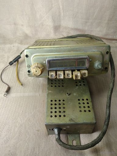 Радиоприемник ламповый автомобильный А-12 СССР 1962г.