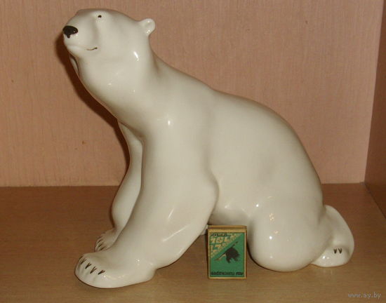 Большой белый медведь. СССР. Фарфор.