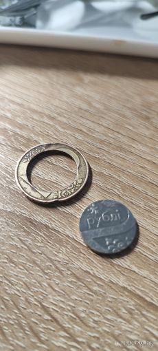 Монета "2 рубля" интересный Брак