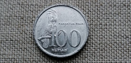 Индонезия 100 рупий 2004 /фауна - попугай
