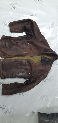 Из идеальнейшей мягкой кожи куртка советского пилота в отличном размере 50-52-4!