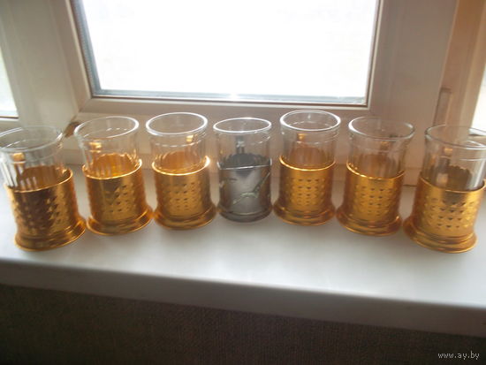 Подстаканники алюминий 7шт+ стаканы+конфетница.См.фото.СССР.