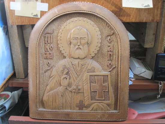 Резная деревянная икона Св. Николай Чудотворец.