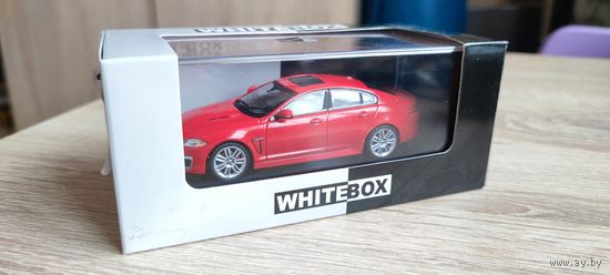 White Box 1:43. JAGUAR XFR (2010), red.