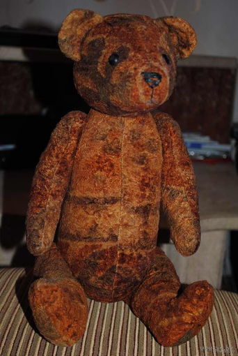 Медведь-Тедди из ГДР 45 см. После полной реставрации, восстановленный с нуля, из родного, винтажного плюшика, т.как была произведена замена всего нутра, а так же на свет появились новые глазки с носом