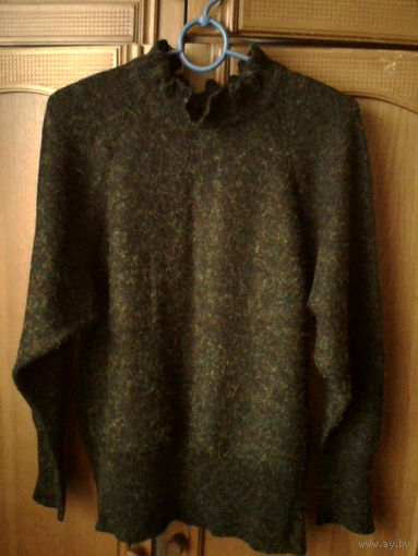 Теплый мягкий свитер,48-50 р