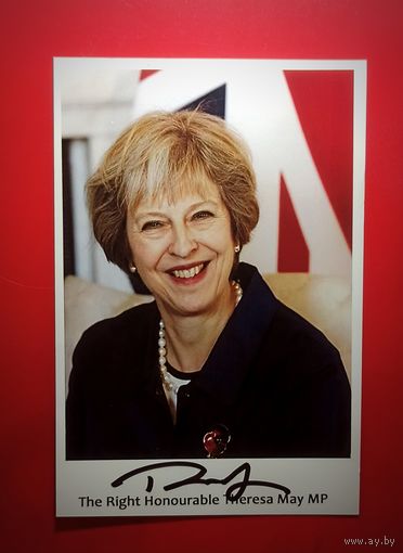 Фото с автографом бывшего Премьер-минстра Великобритании 2016-2019 в гг.Тереза Мэй.