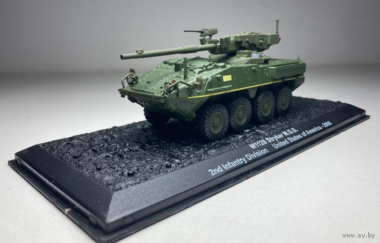 Танк M1128 Stryker M.G.S 2nd Infantry Division United States of America - 2006 с журналом.