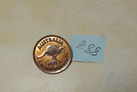 Монета (переделана под значок) 1/2 пенни, Австралия, 1947 г.