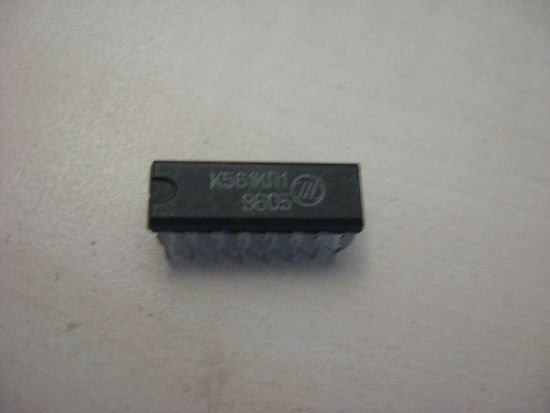 Микросхема К561КП1