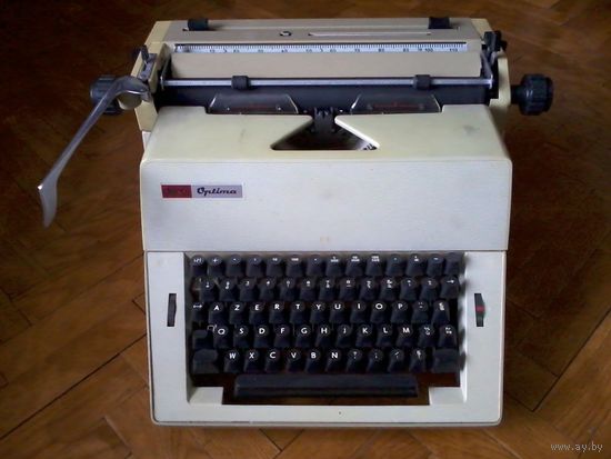 Печатная пишущая машинка Optima (латинский алфавит)