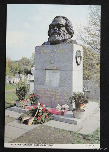 Открытка. Англия. Памятник на могиле Карла Маркса в Лондоне. Чистая #0092-V1P46