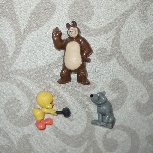 Игрушки Киндер, Чупа чупс, волк, медведь и з Маша и медведь, утенок