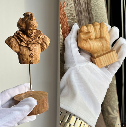 Статуэтка деревянная Сжатый кулак и Клоун Джокер (Ясень и дуб)
