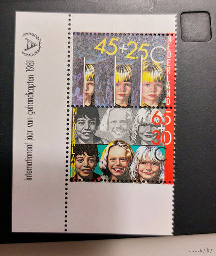 Нидерланды 1981. Детские марки. Международный год инвалидов (сцепка из 2 марок)