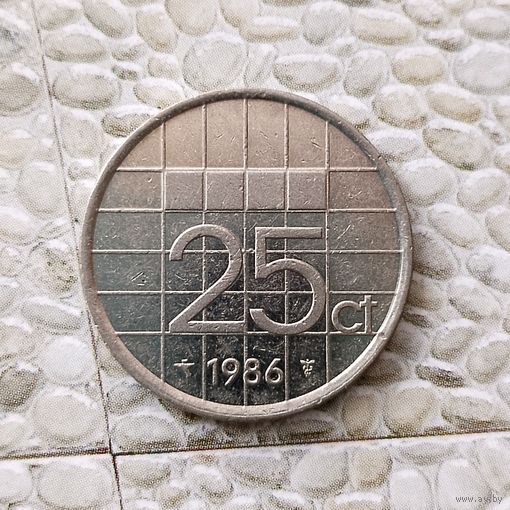 25 центов 1986 года Нидерланды. Королева Беатрис. Красивая монета!