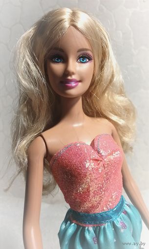 Красавица Barbie, клеймо Mattel, 1998
