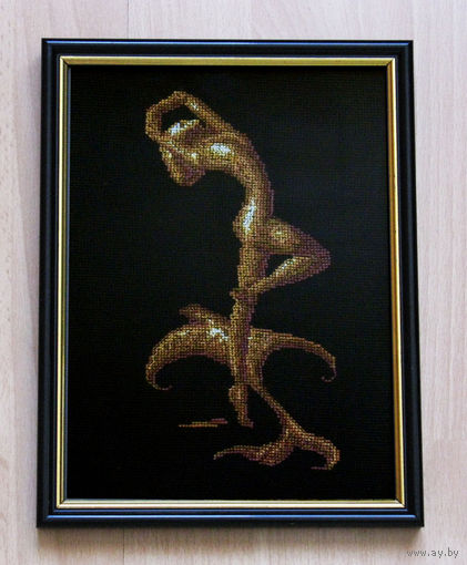 Картина вышитая крестиком "Девушка на скате", рама со стеклом